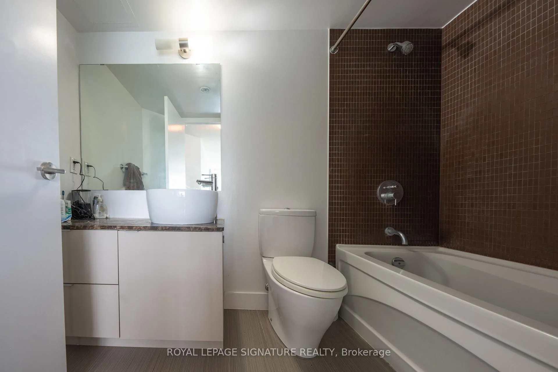 Photo 9 of Unit 603, 1048 Broadview Avenue, Toronto, Broadview North — HOMEH
