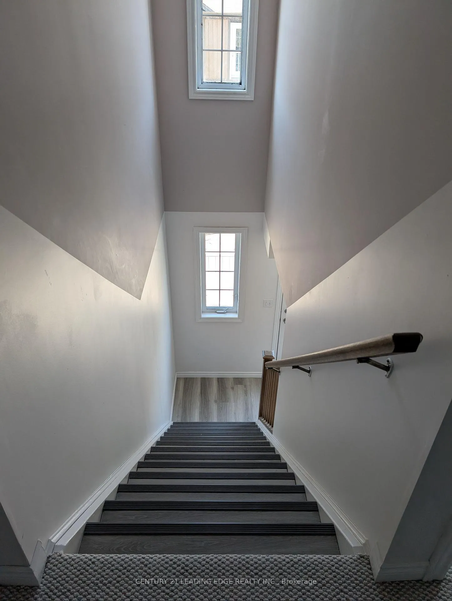 Photo 3 of Unit 11B, 55 Mooregate Crescent, Kitchener, Victoria Hills — HOMEH