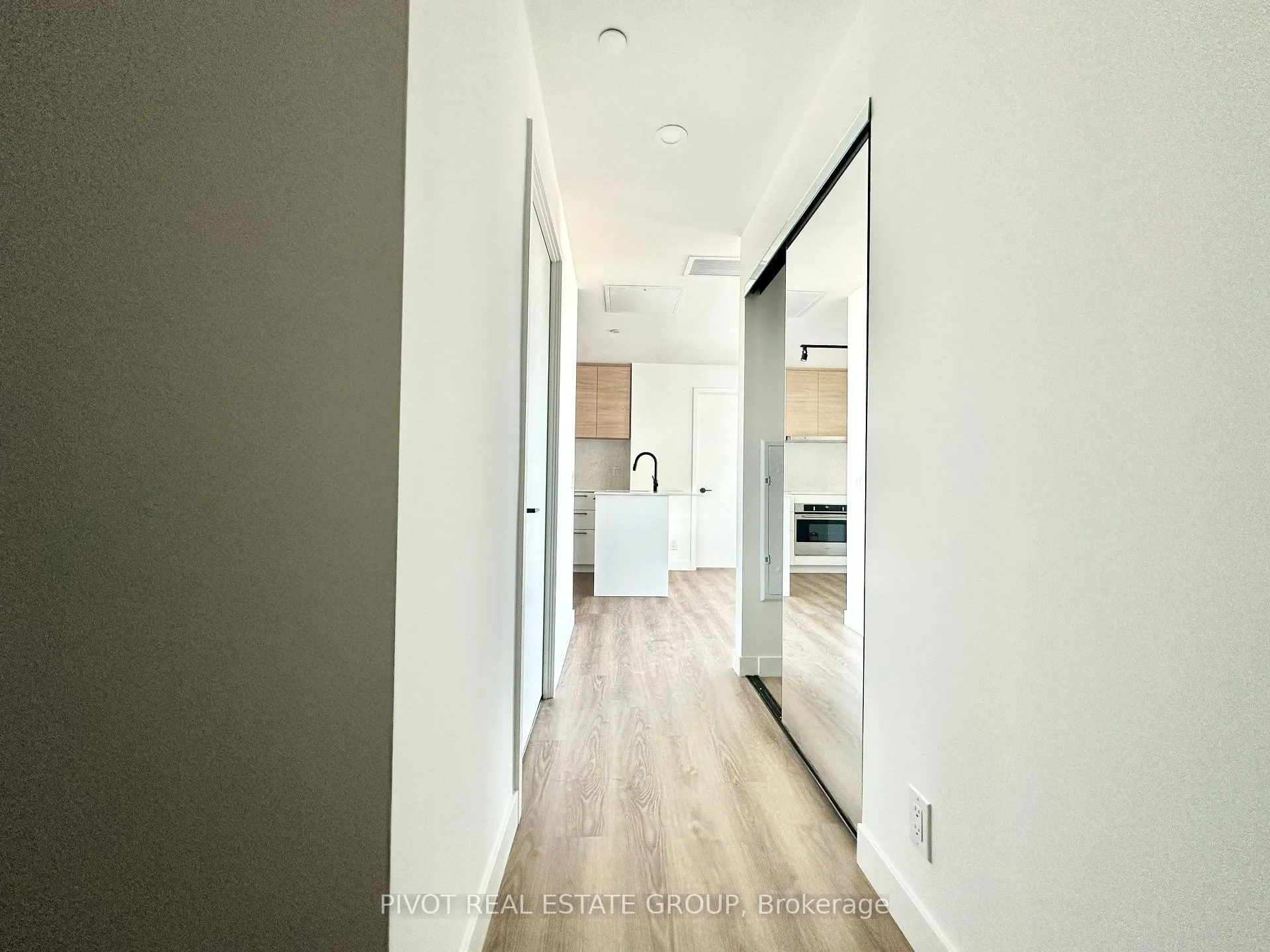 Photo 3 of Unit 1114, 1050 Eastern Avenue, Toronto, The Beaches — HOMEH