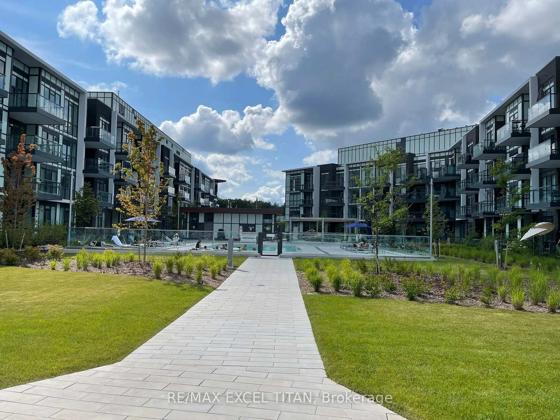 Front of Unit 140, 415 Sea Ray Avenue N