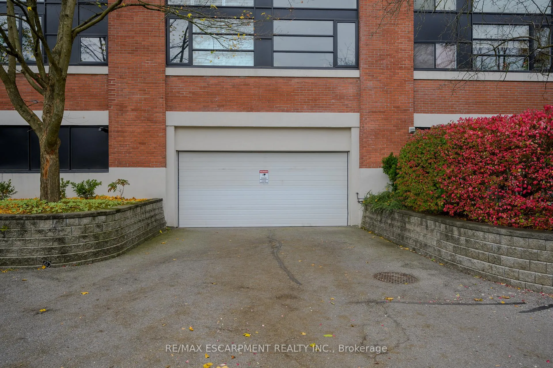 Photo 3 of Unit 403, 50 Main Street, Hamilton, Cootes Paradise — HOMEH
