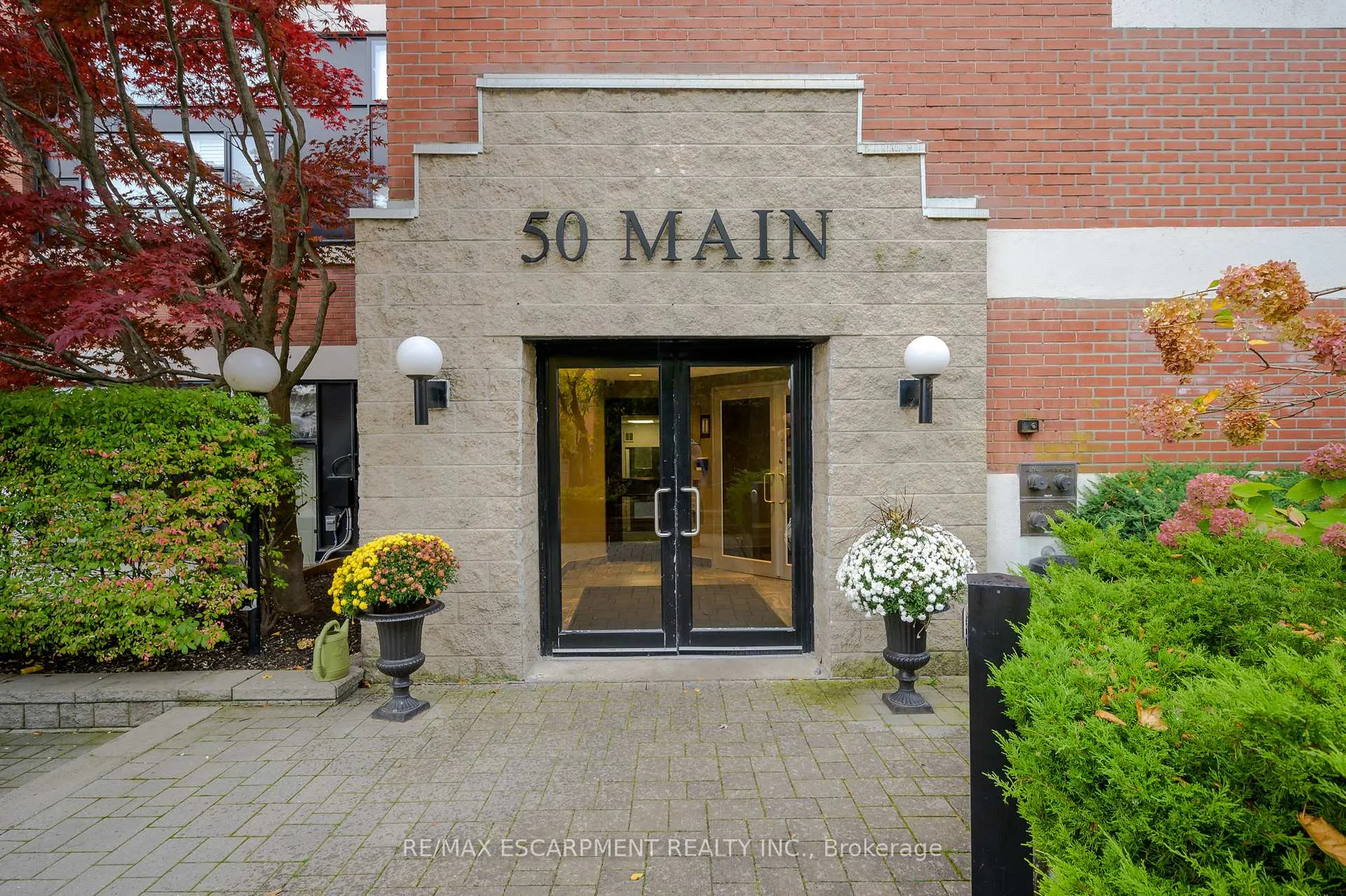 Photo 6 of Unit 403, 50 Main Street, Hamilton, Cootes Paradise — HOMEH