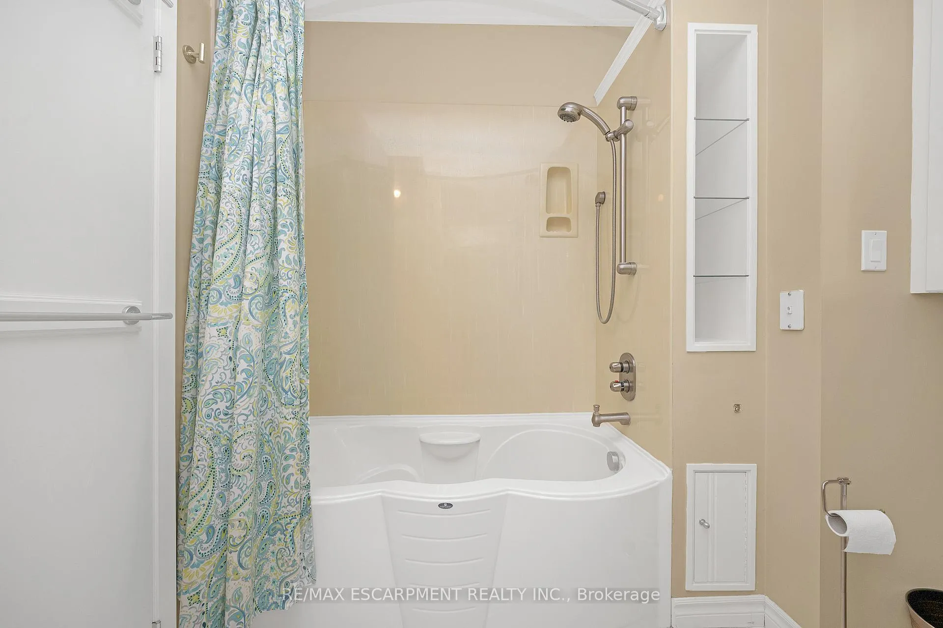 Photo 22 of Unit 403, 50 Main Street, Hamilton, Cootes Paradise — HOMEH