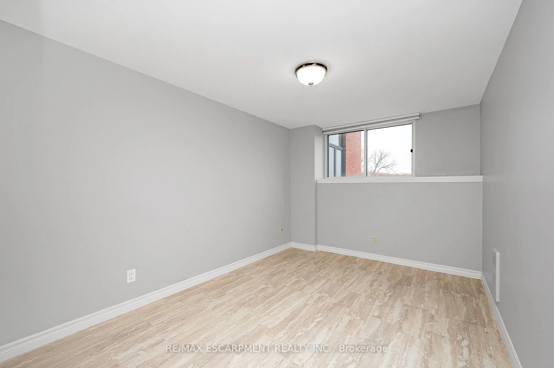 Photo 28 of Unit 403, 50 Main Street, Hamilton, Cootes Paradise — HOMEH