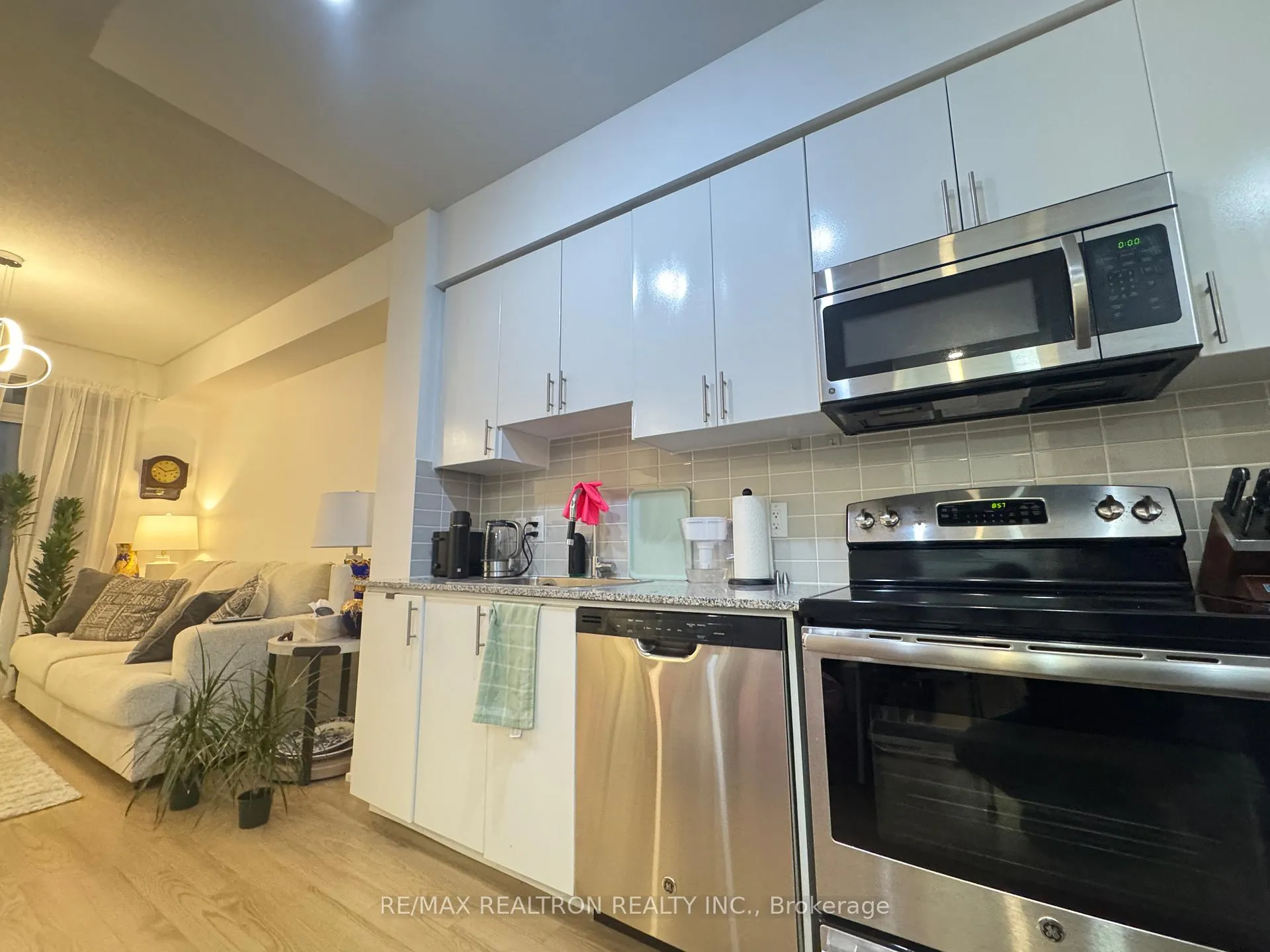 Photo 8 of Unit 615, 7171 Yonge Street, Markham, Grandview — HOMEH