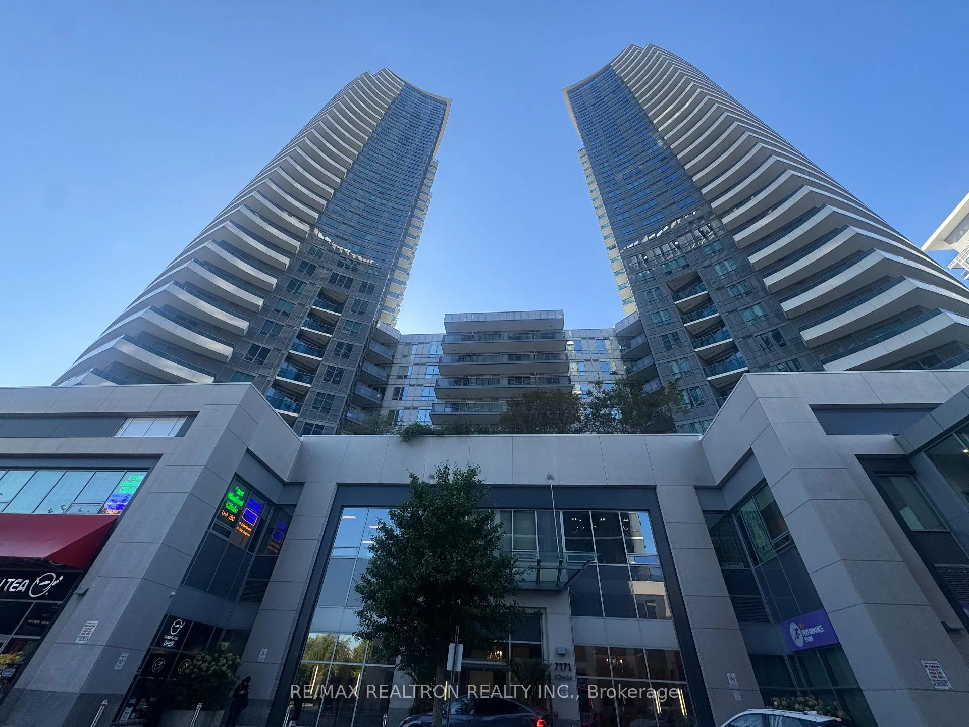 Photo 13 of Unit 615, 7171 Yonge Street, Markham, Grandview — HOMEH