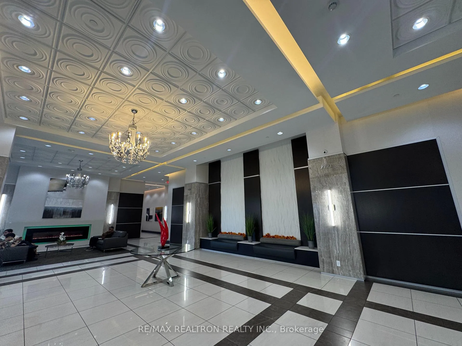 Photo 15 of Unit 615, 7171 Yonge Street, Markham, Grandview — HOMEH