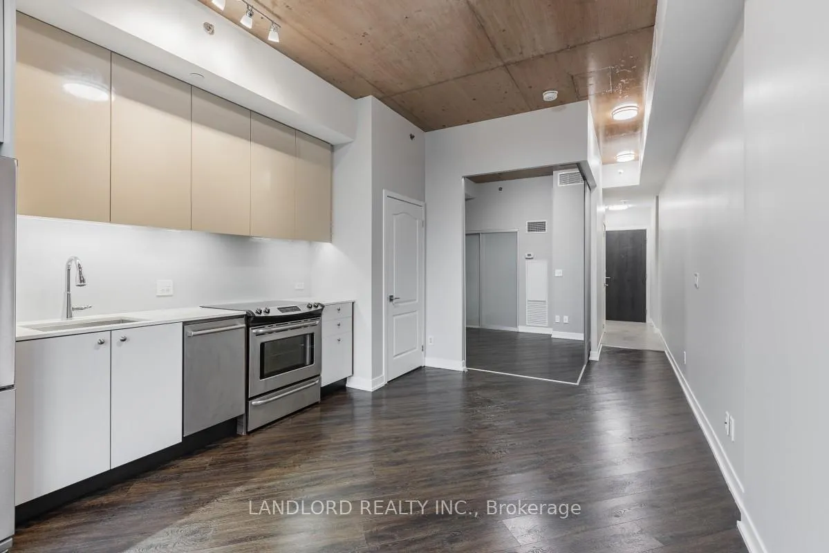 Photo 6 of Unit 606, 8 Gladstone Avenue, Toronto, Little Portugal — HOMEH