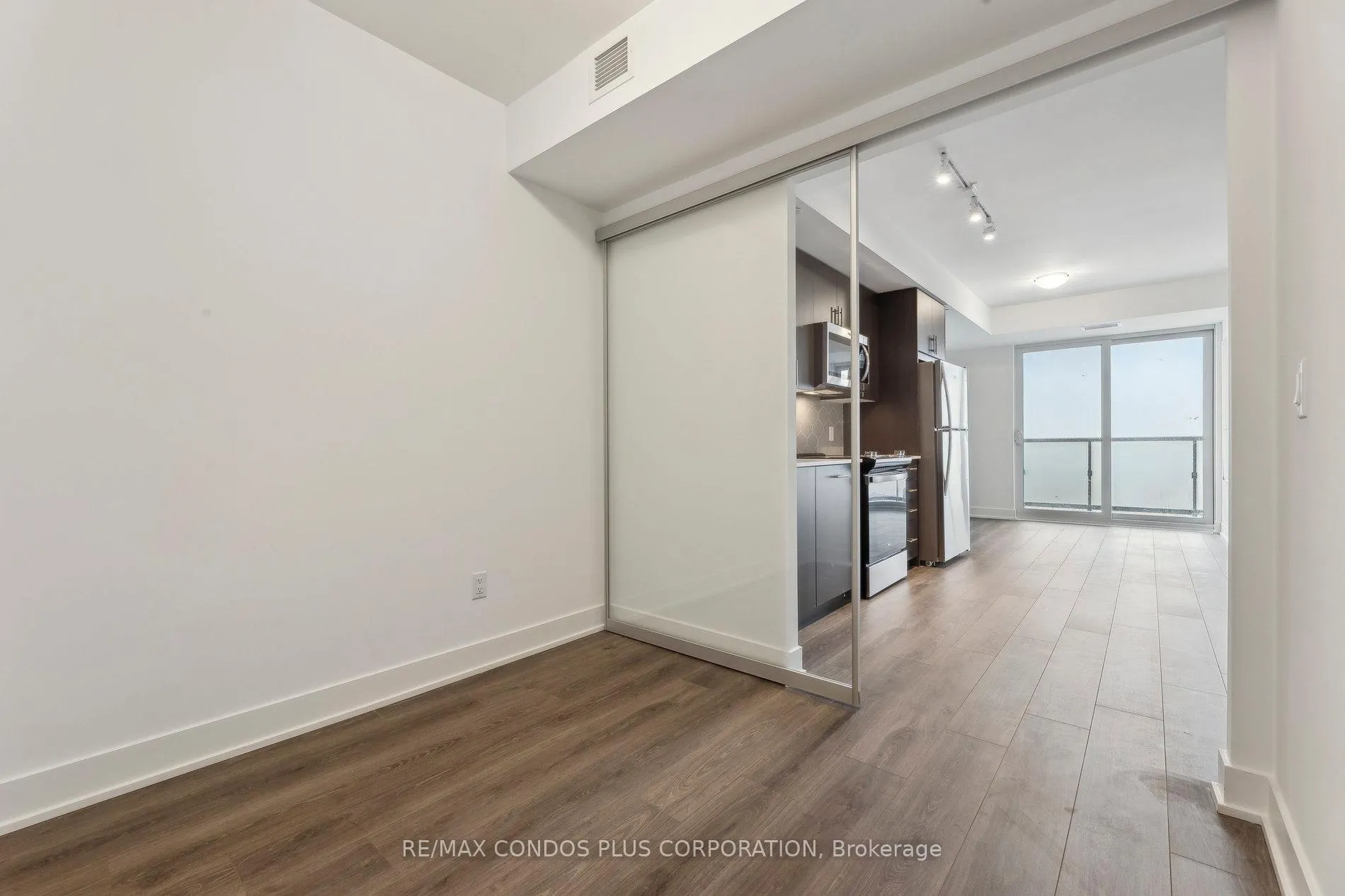 Photo 15 of Unit 2404, 2545 Simcoe Street N, Oshawa, Windfields — HOMEH