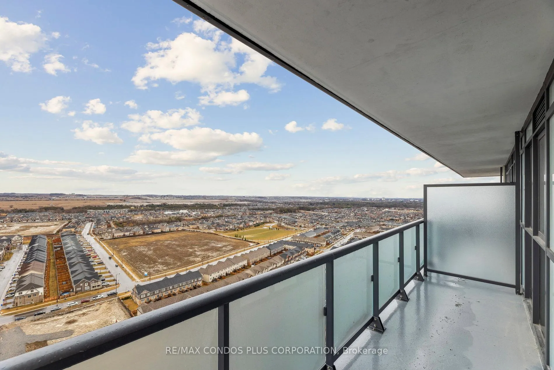 Photo 18 of Unit 2404, 2545 Simcoe Street N, Oshawa, Windfields — HOMEH