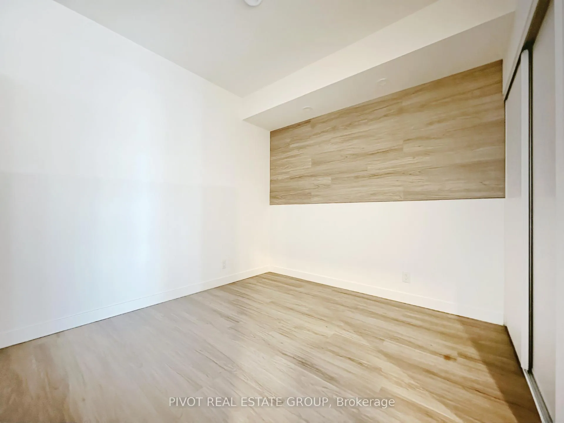 Photo 3 of Unit 533, 1050 Eastern Avenue, Toronto, The Beaches — HOMEH