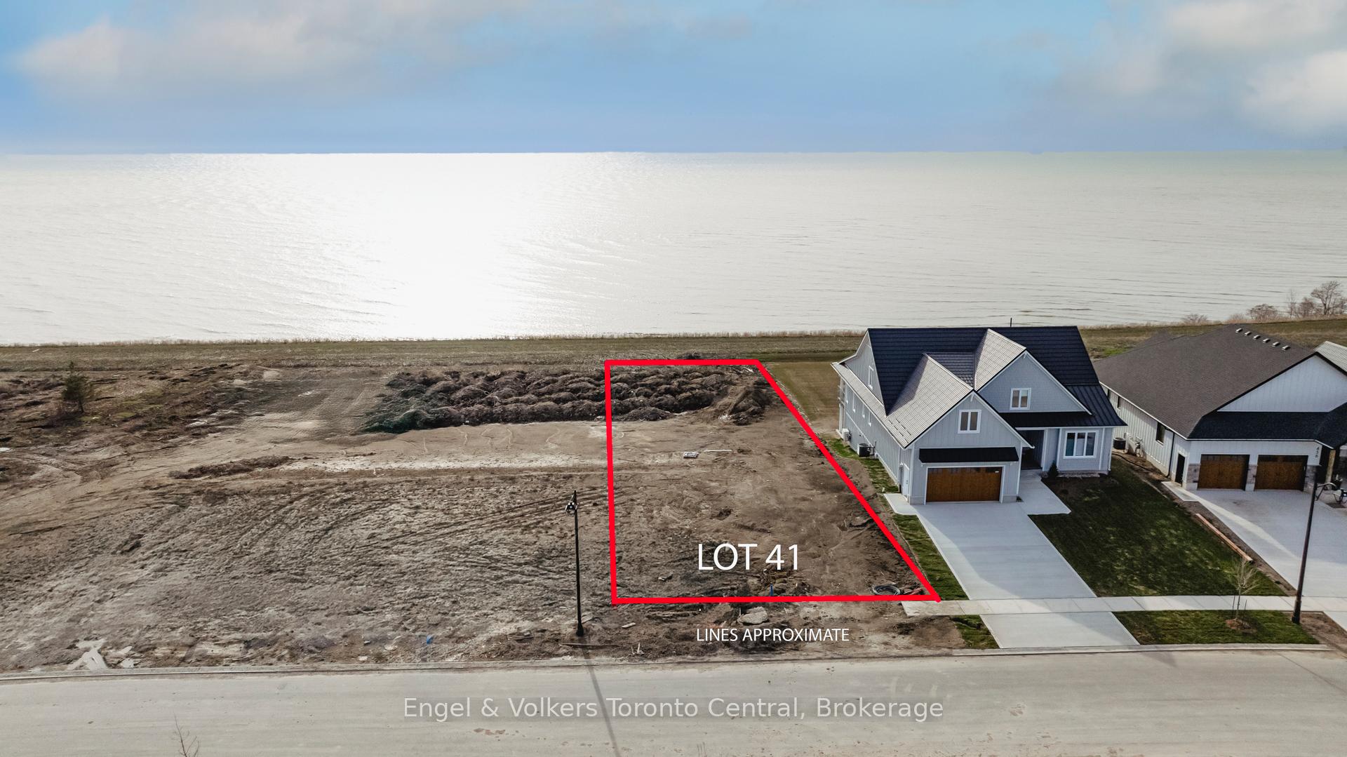 Photo 1 of 464 Coast Drive, Goderich, Goderich (Town) — HOMEH