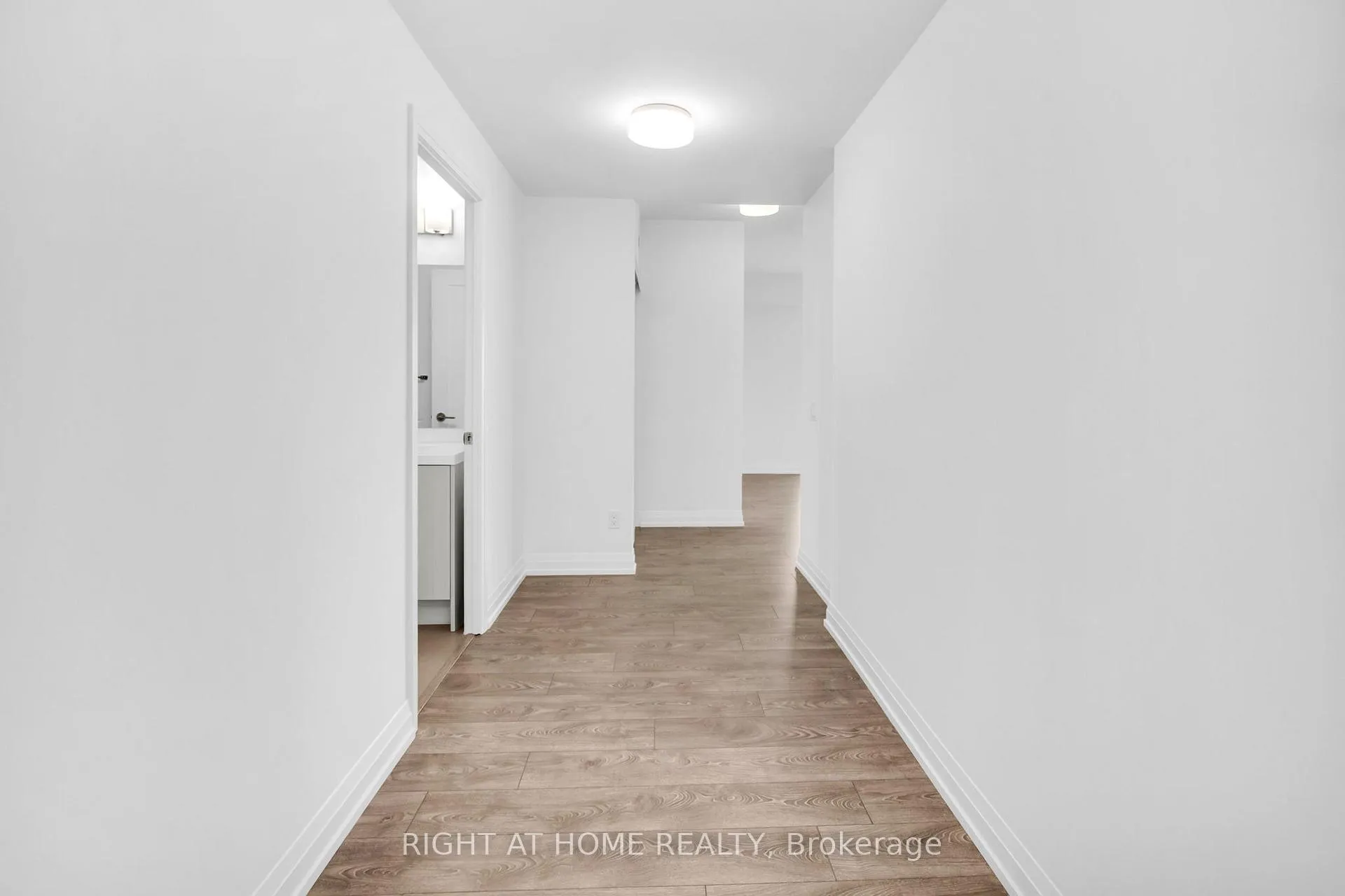 Photo 2 of Unit 2501, 286 Main Street, Toronto, East End-Danforth — HOMEH