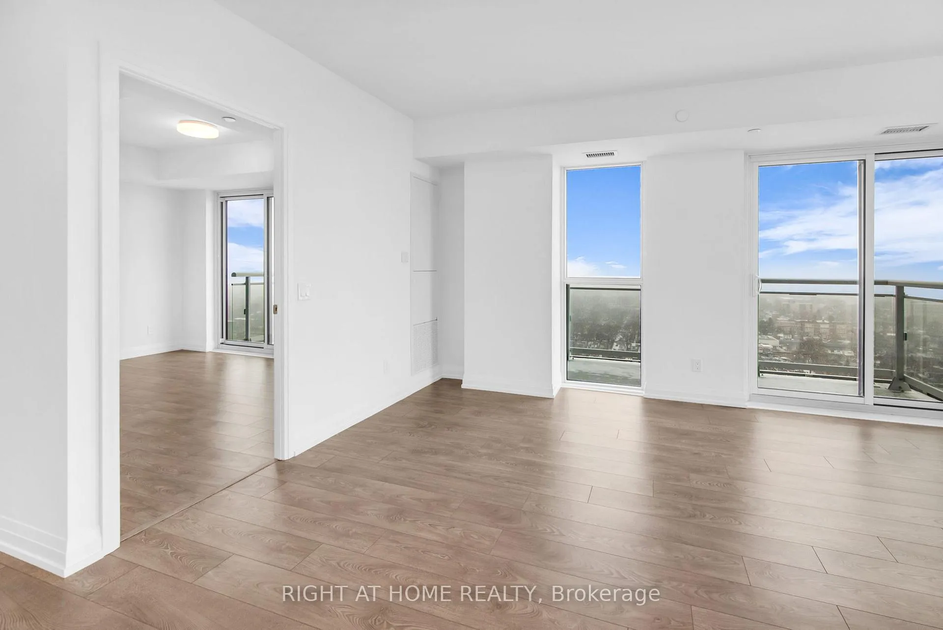 Photo 7 of Unit 2501, 286 Main Street, Toronto, East End-Danforth — HOMEH