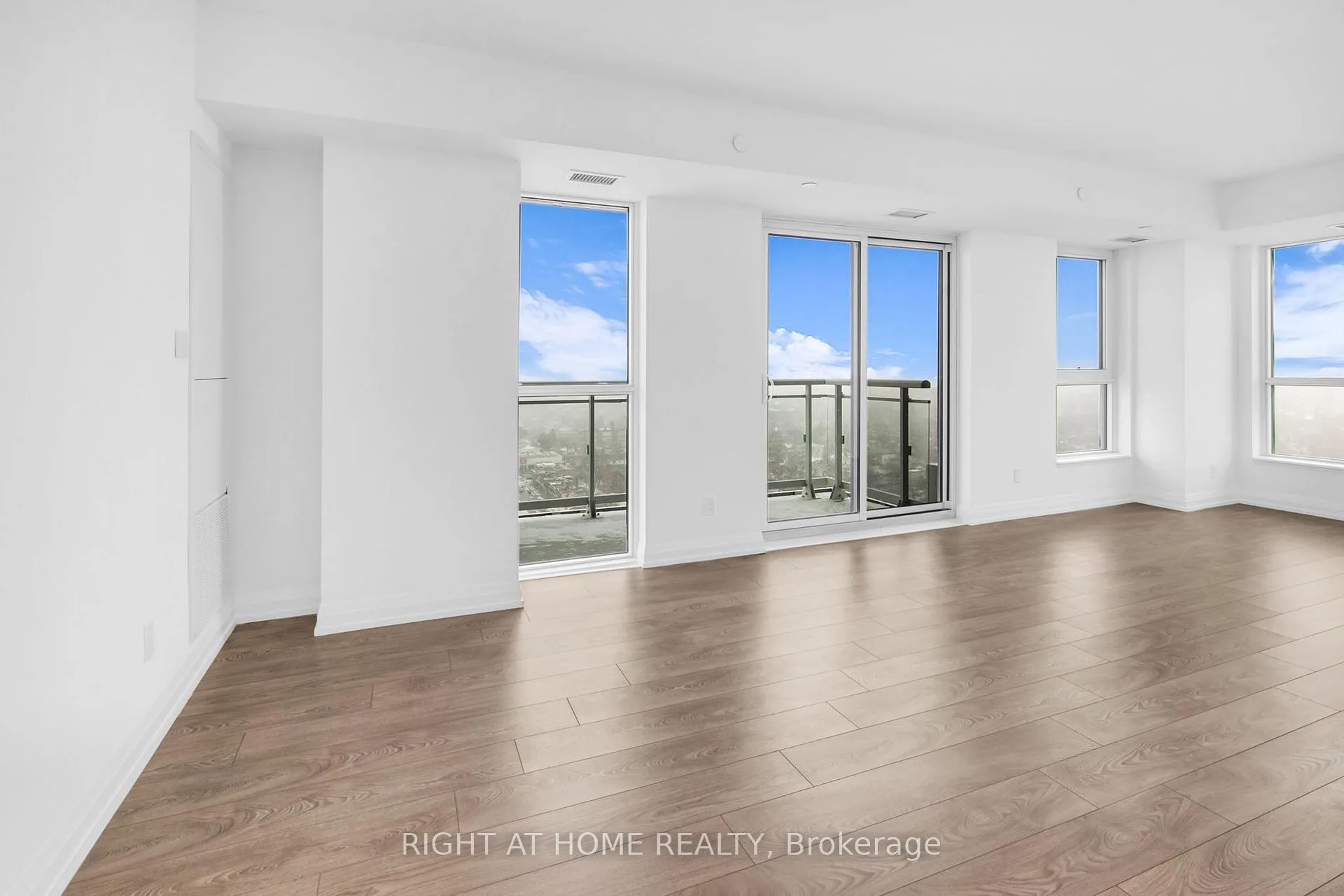 Photo 8 of Unit 2501, 286 Main Street, Toronto, East End-Danforth — HOMEH