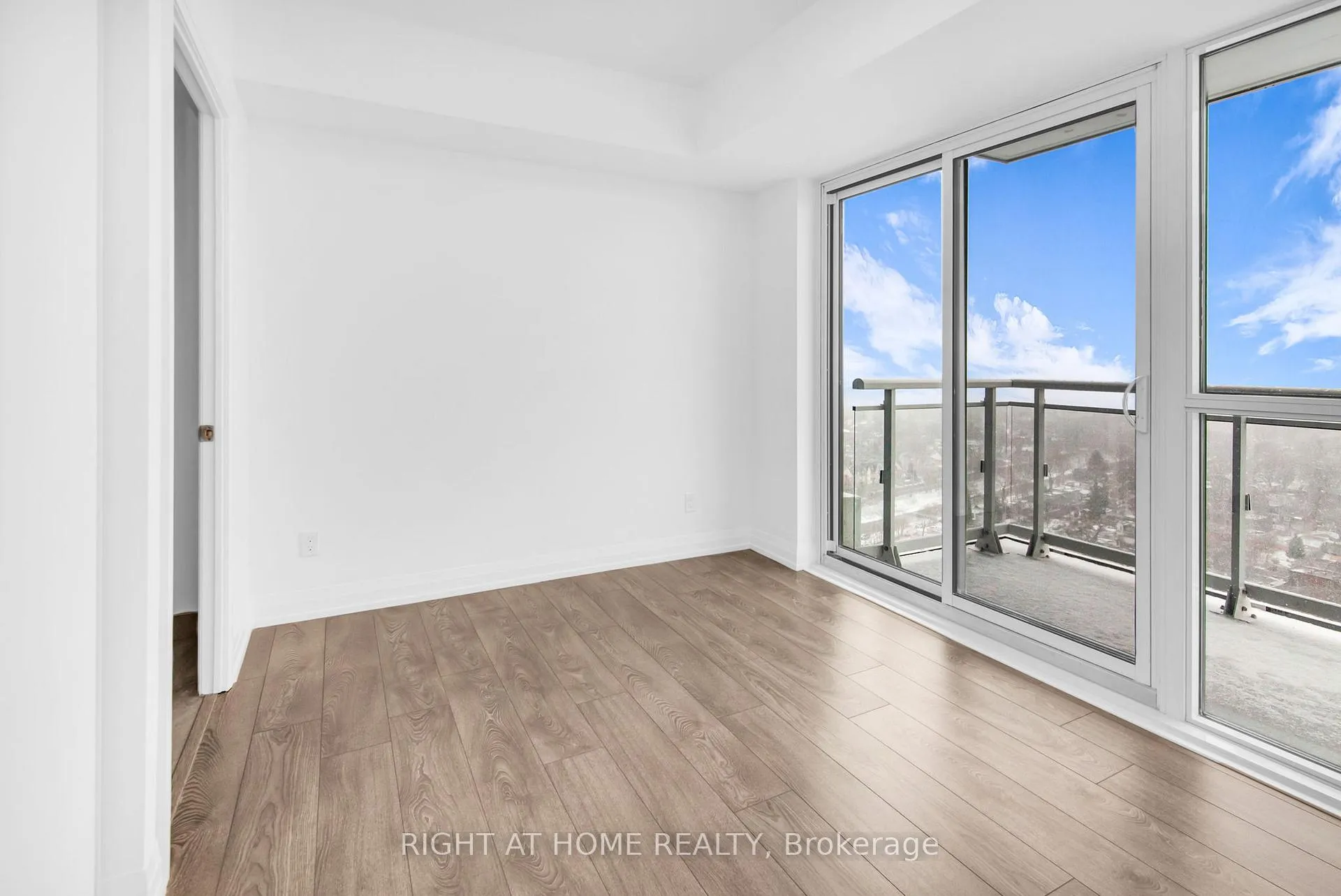 Photo 12 of Unit 2501, 286 Main Street, Toronto, East End-Danforth — HOMEH