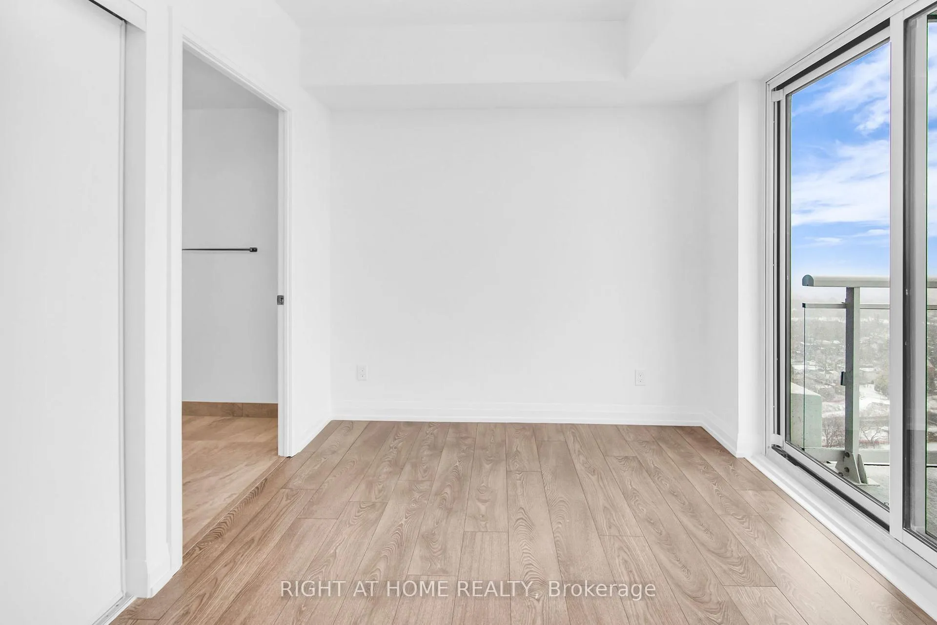 Photo 13 of Unit 2501, 286 Main Street, Toronto, East End-Danforth — HOMEH