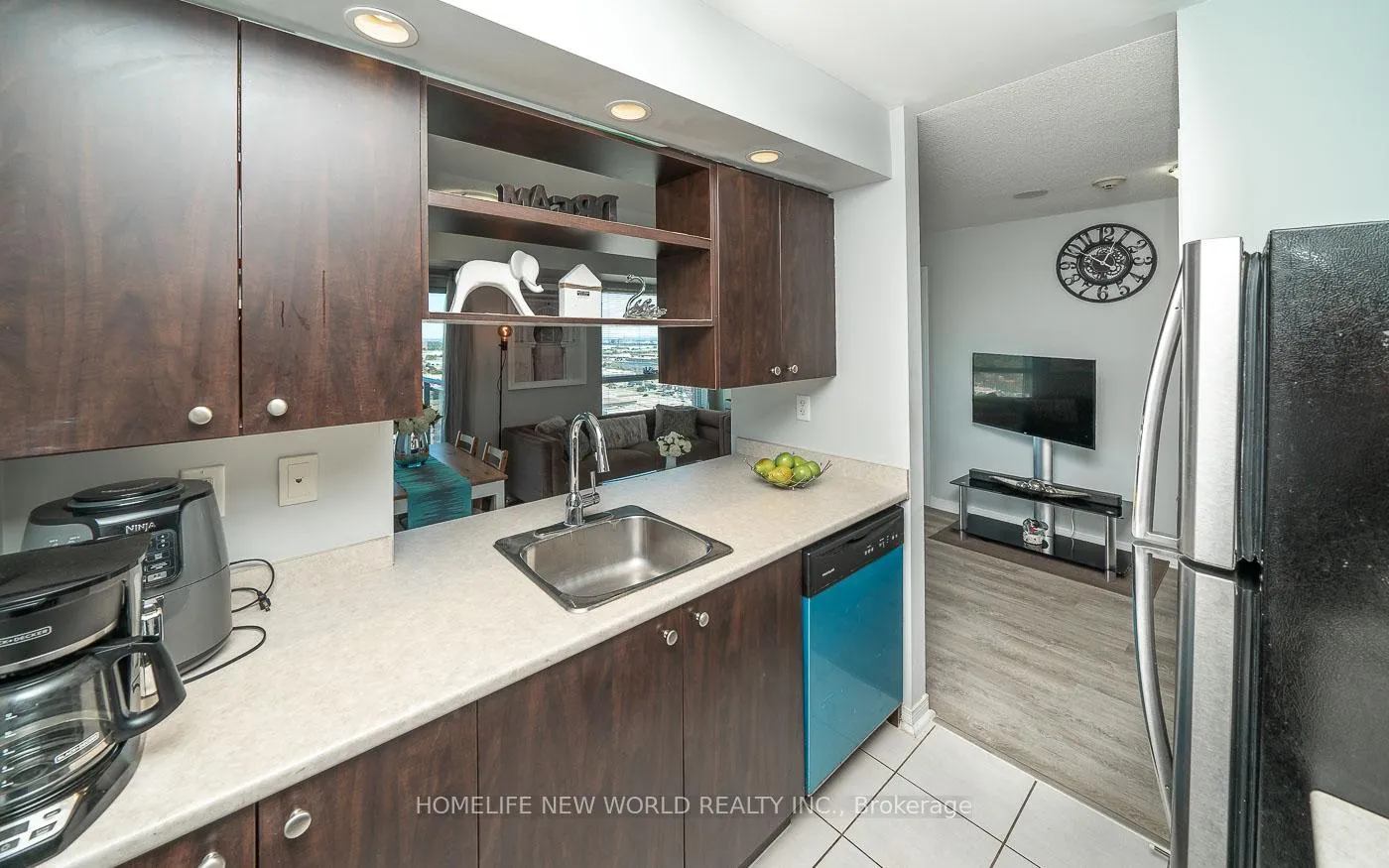 Photo 8 of Unit 1910, 215 Queen Street E, Brampton, Queen Street Corridor — HOMEH