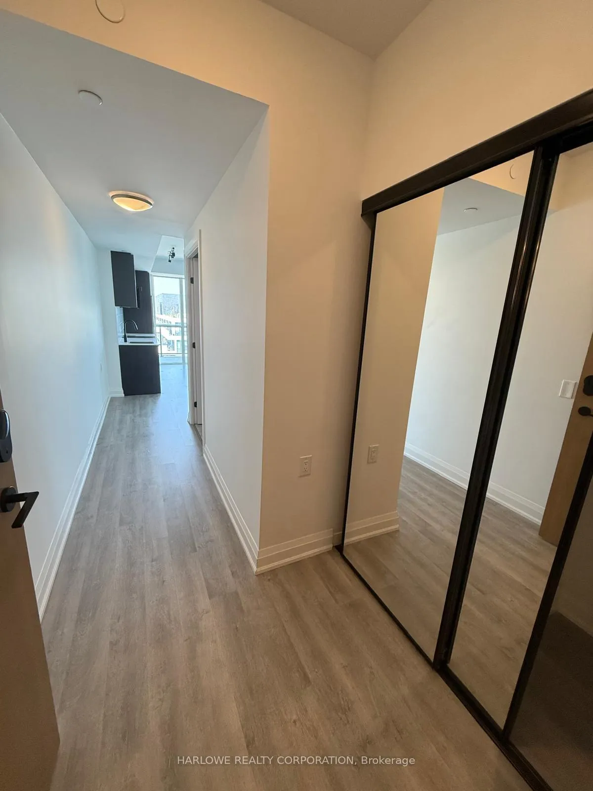 Photo 6 of Unit 902, 2369 Danforth Avenue, Toronto, East End-Danforth — HOMEH