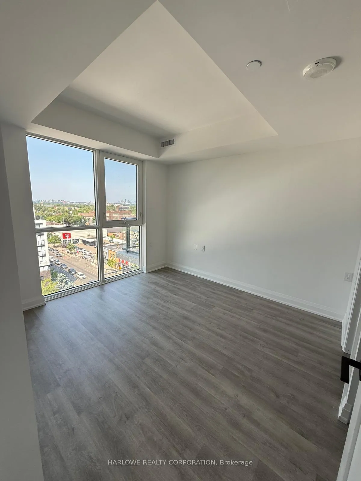 Photo 7 of Unit 902, 2369 Danforth Avenue, Toronto, East End-Danforth — HOMEH