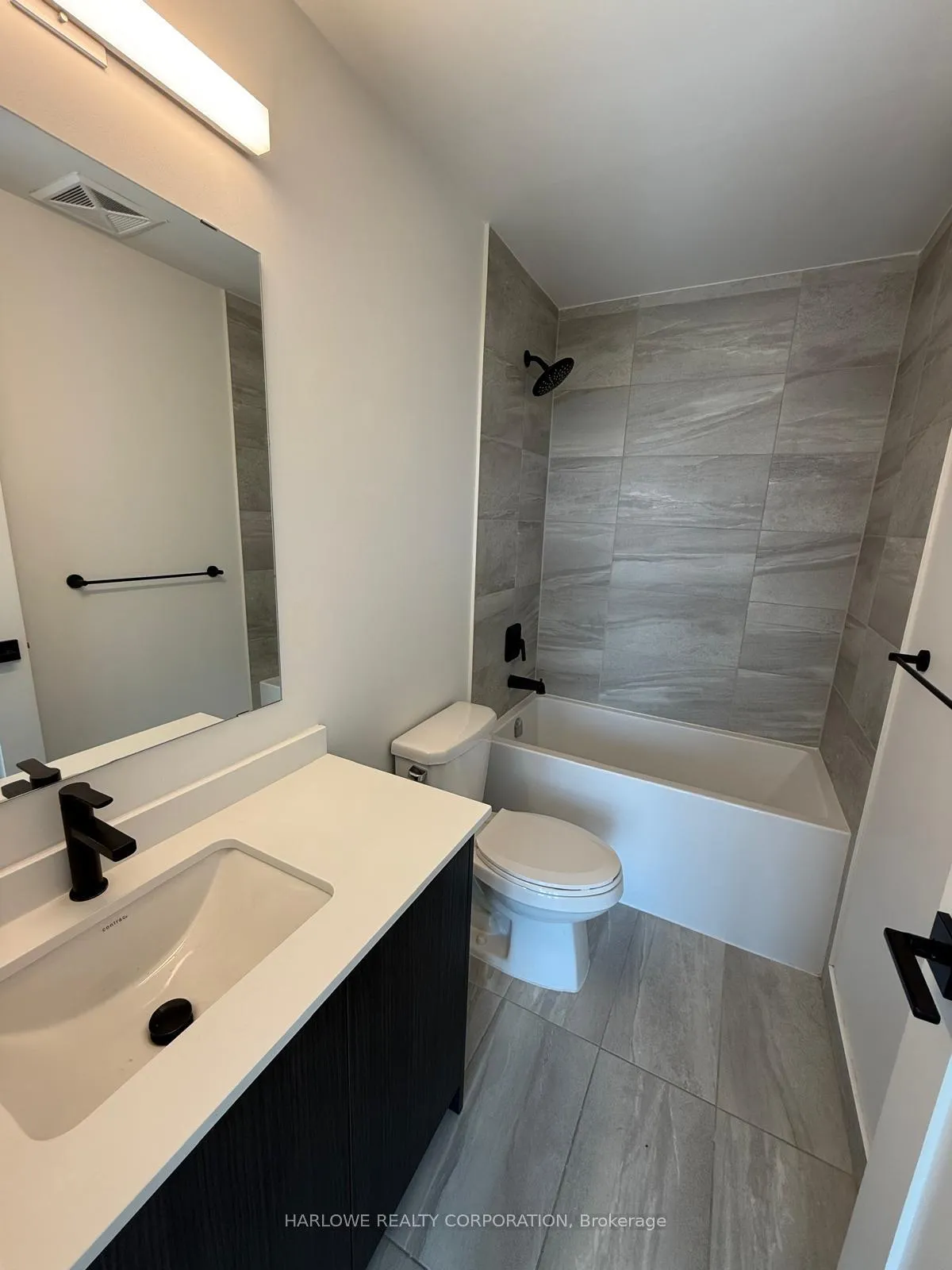 Photo 10 of Unit 902, 2369 Danforth Avenue, Toronto, East End-Danforth — HOMEH