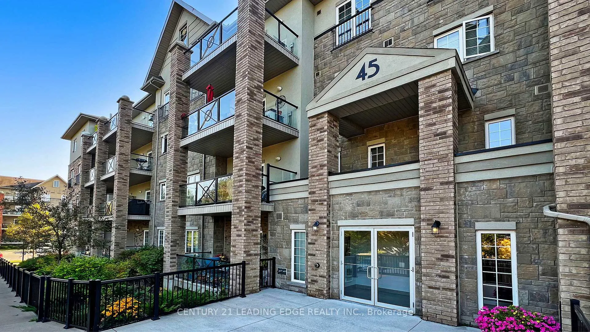 Photo 5 of Unit 103, 45 Ferndale Drive S, Barrie, Ardagh — HOMEH