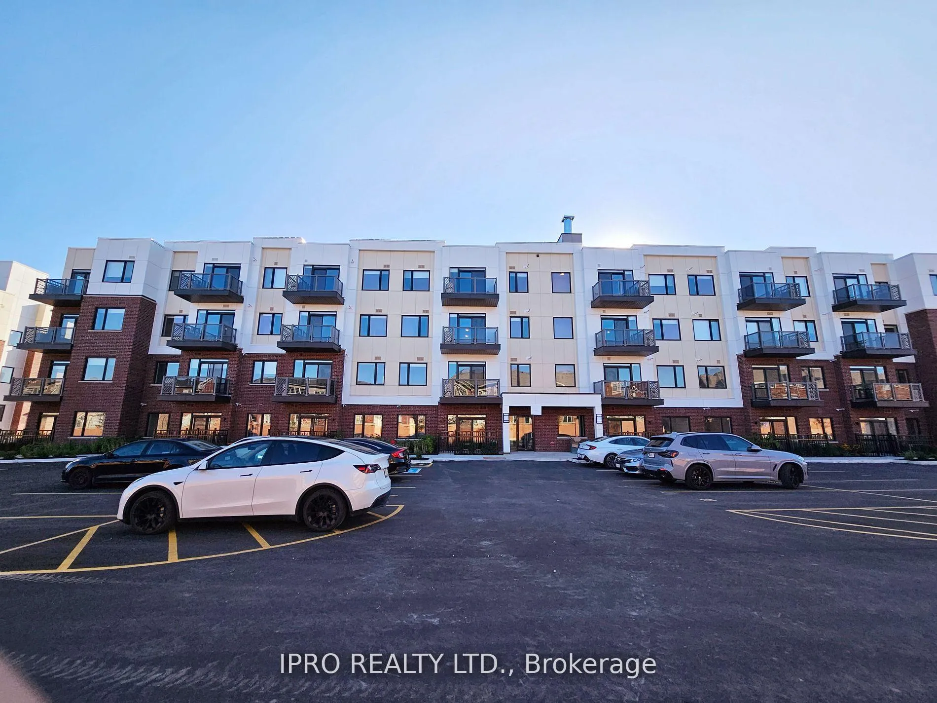 Photo 1 of Unit 311, 62 Sky Harbour Drive, Brampton, Bram West — HOMEH