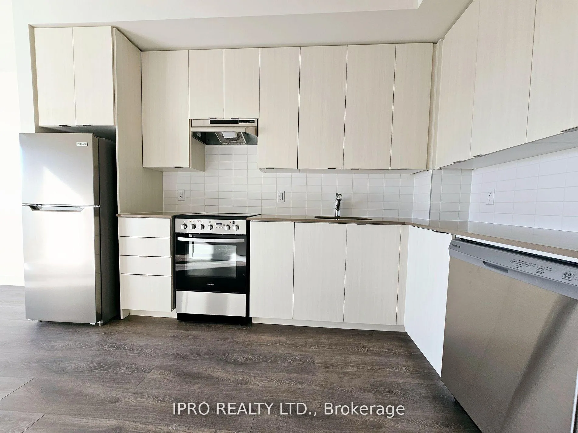 Photo 4 of Unit 311, 62 Sky Harbour Drive, Brampton, Bram West — HOMEH