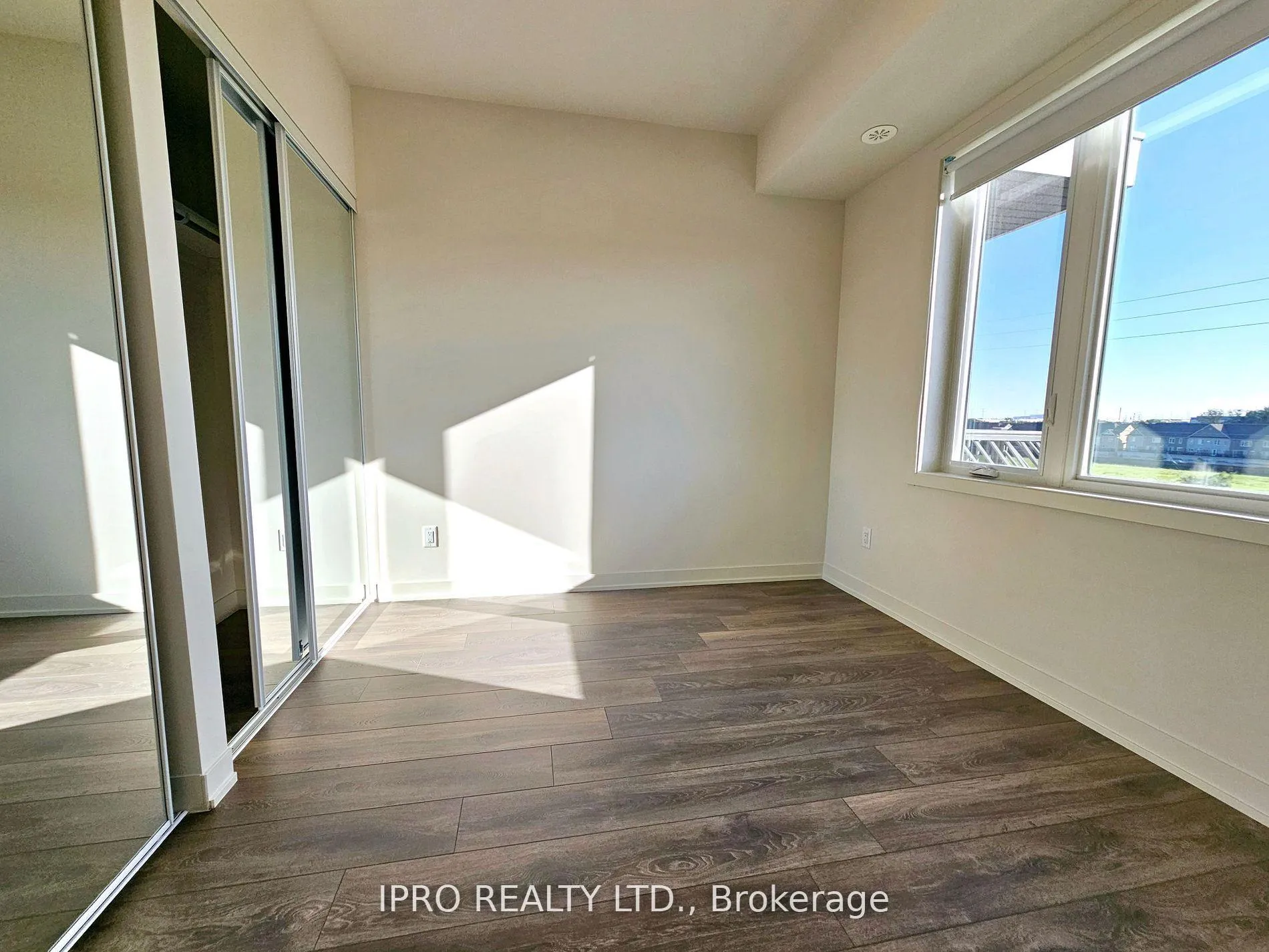 Photo 8 of Unit 311, 62 Sky Harbour Drive, Brampton, Bram West — HOMEH