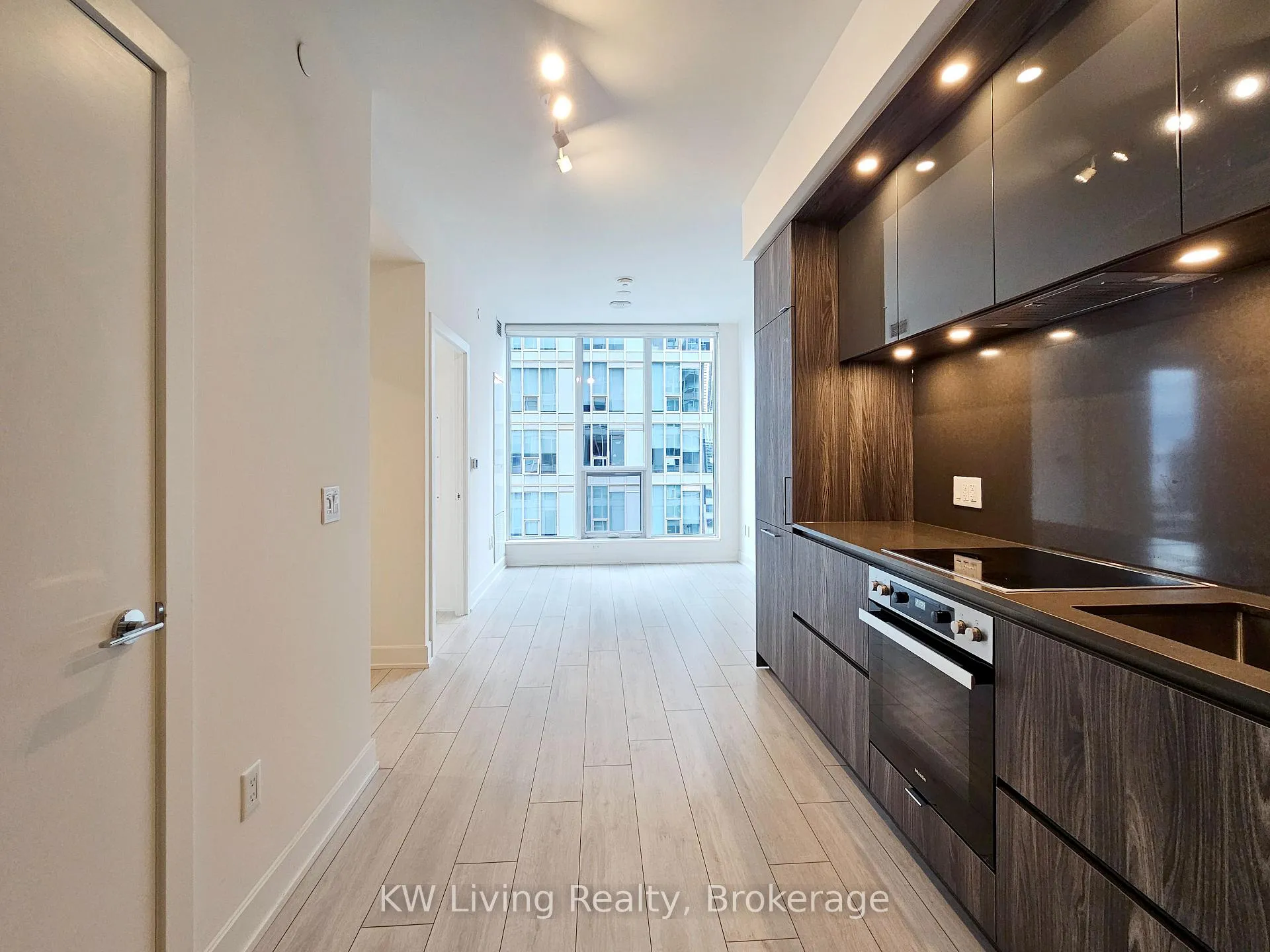 Photo 2 of Unit 3303, 15 Mercer Street, Toronto, Waterfront Communities — HOMEH