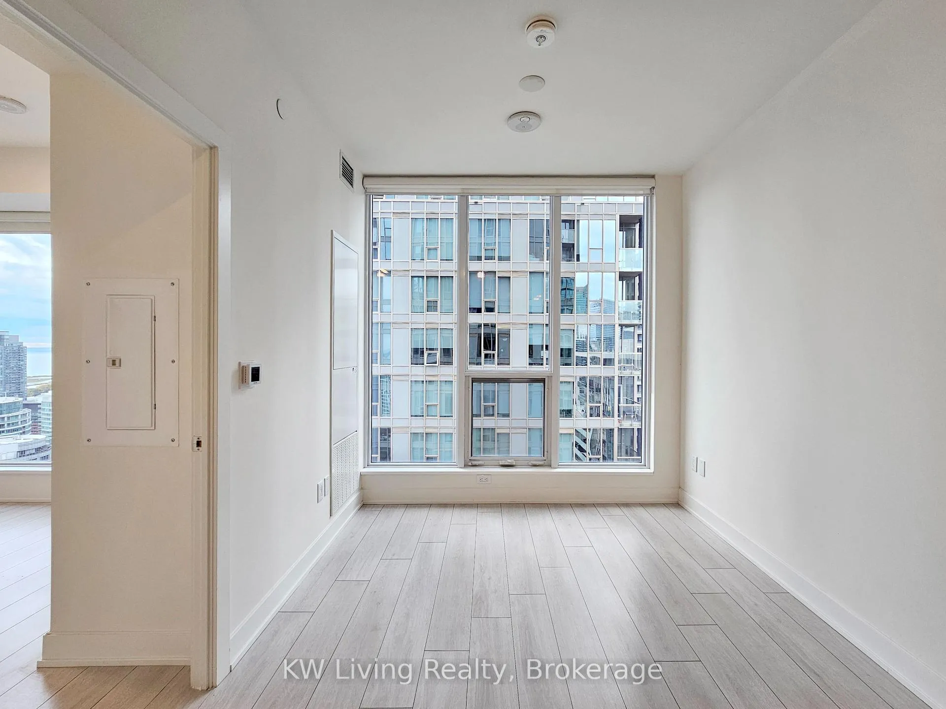 Photo 3 of Unit 3303, 15 Mercer Street, Toronto, Waterfront Communities — HOMEH