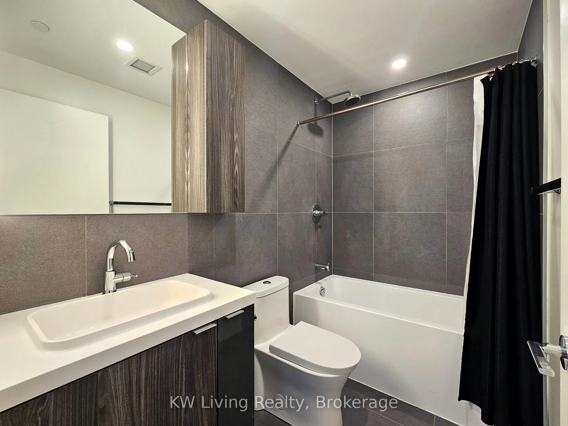 Photo 4 of Unit 3303, 15 Mercer Street, Toronto, Waterfront Communities — HOMEH