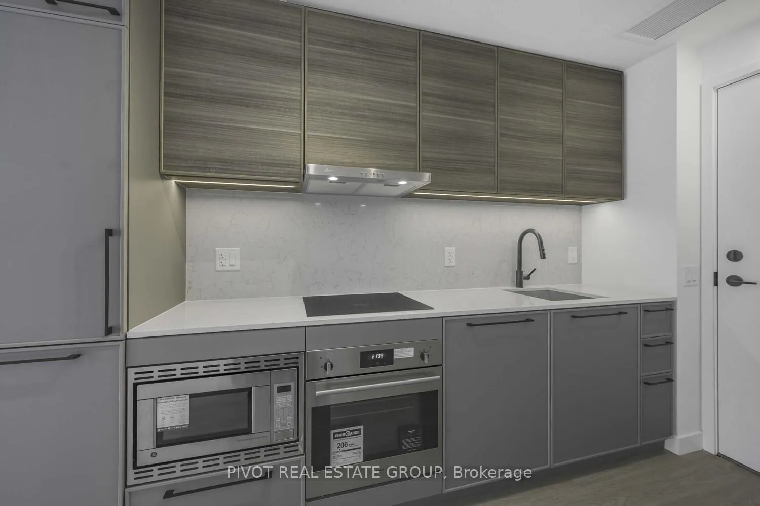 Photo 7 of Unit 502, 1050 Eastern Avenue, Toronto, The Beaches — HOMEH