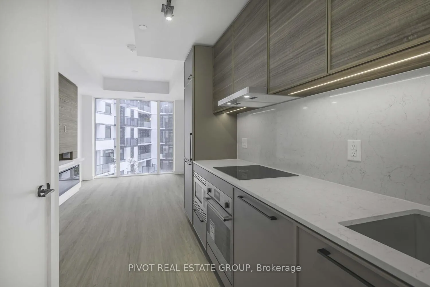 Photo 8 of Unit 502, 1050 Eastern Avenue, Toronto, The Beaches — HOMEH