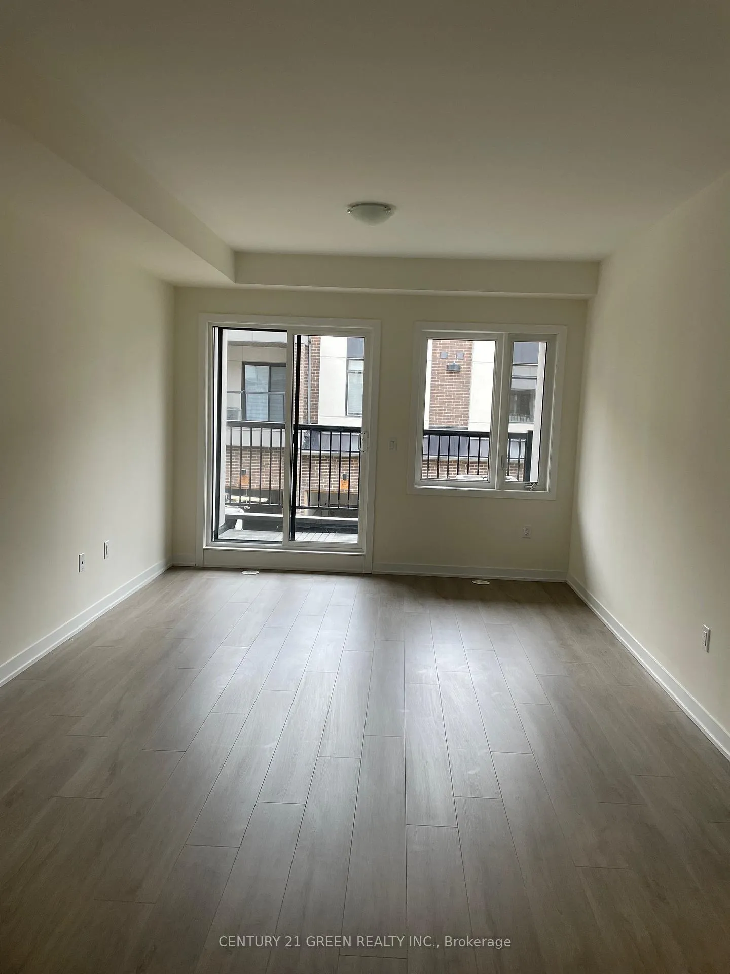 Photo 4 of Unit 1102, 1695 Dersan Street, Pickering, Duffin Heights — HOMEH