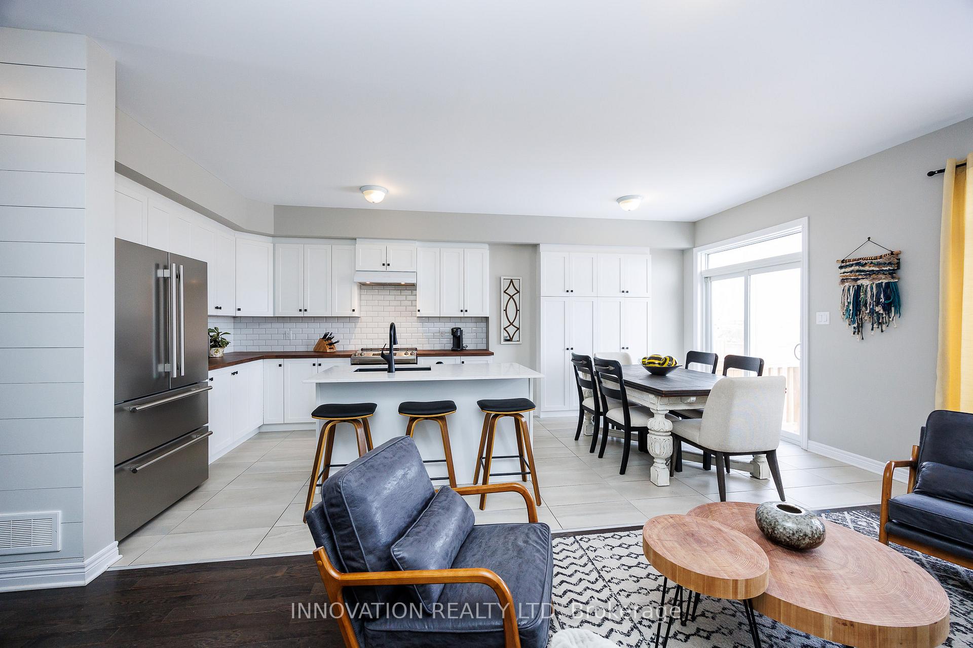 Photo 10 of 35 Mcphail Road, Carleton Place — HOMEH