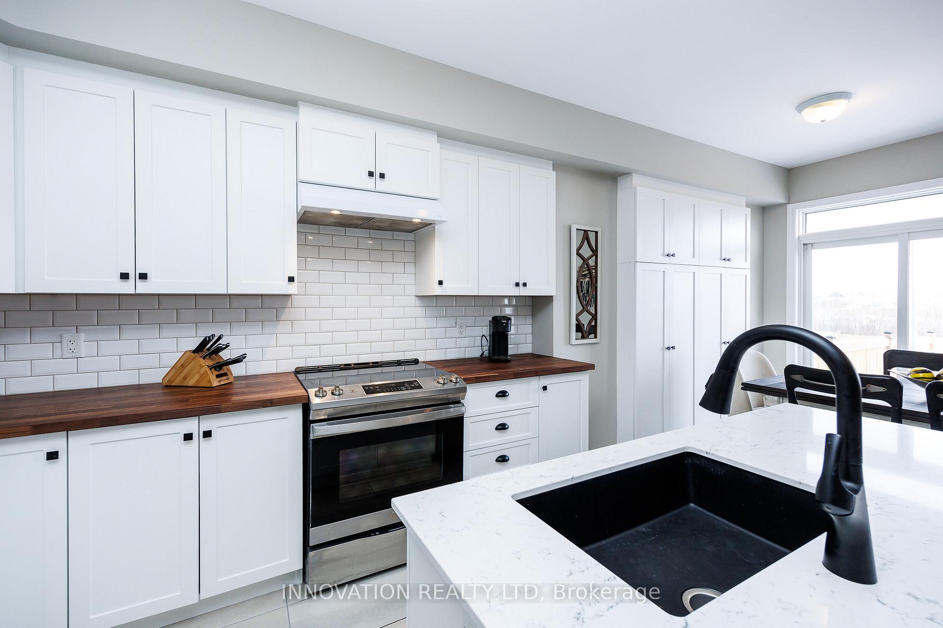 Photo 13 of 35 Mcphail Road, Carleton Place — HOMEH