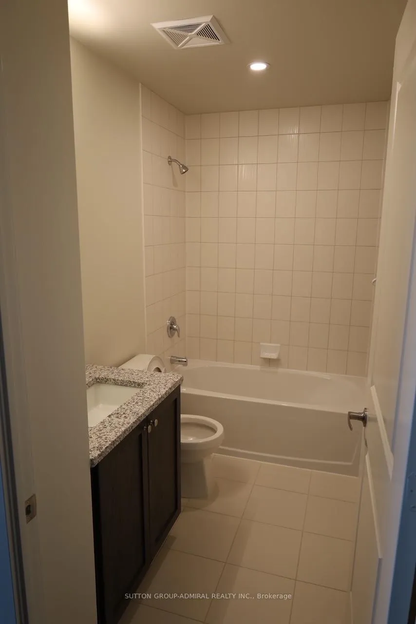 Photo 4 of Unit 4202, 38 Annie Craig Drive, Etobicoke, Mimico — HOMEH