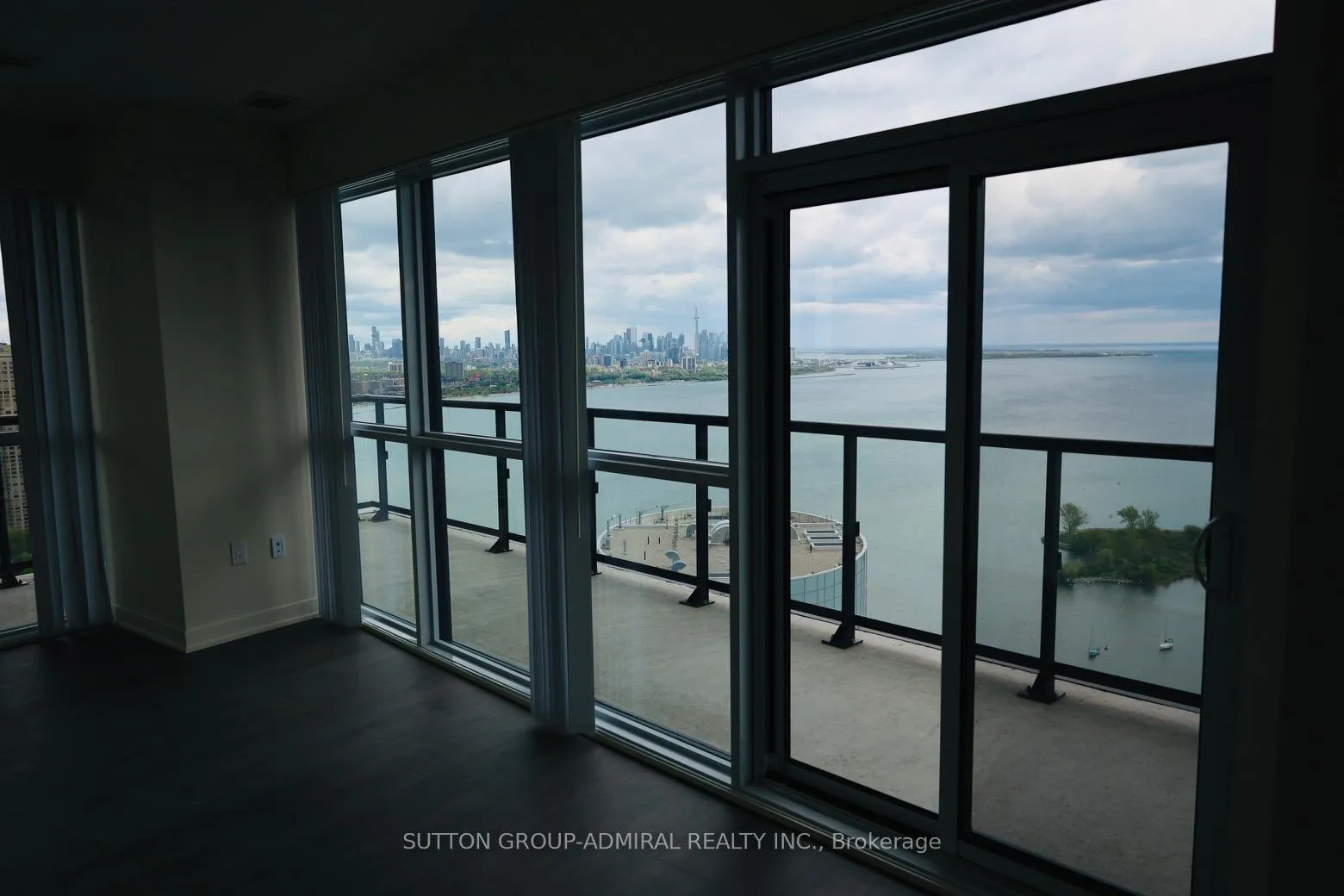 Photo 5 of Unit 4202, 38 Annie Craig Drive, Etobicoke, Mimico — HOMEH