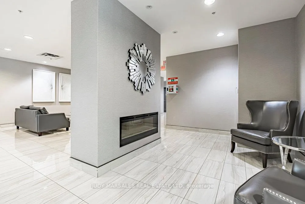Photo 5 of Unit 908, 85 Robinson Street, Hamilton, Durand — HOMEH