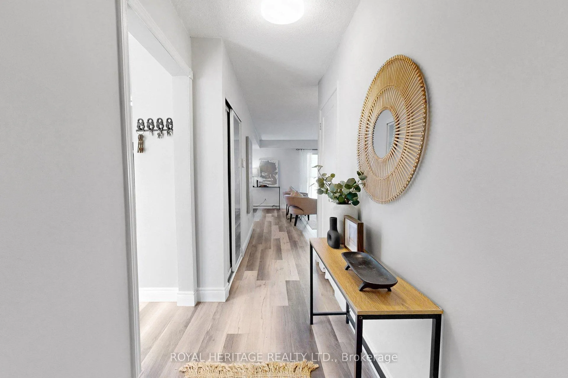 Photo 2 of Unit 31, 155 Glovers Road, Oshawa, Samac — HOMEH