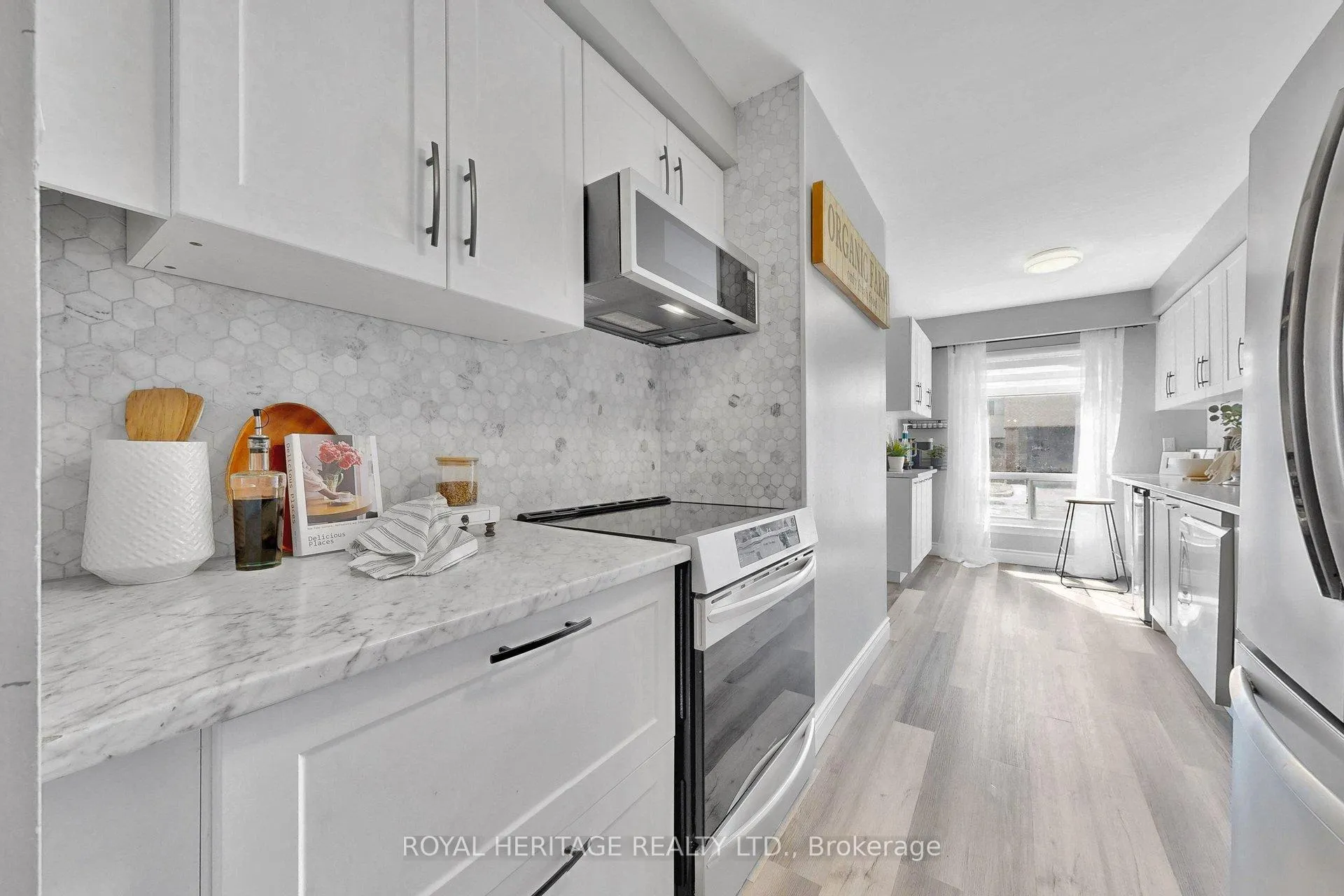 Photo 3 of Unit 31, 155 Glovers Road, Oshawa, Samac — HOMEH