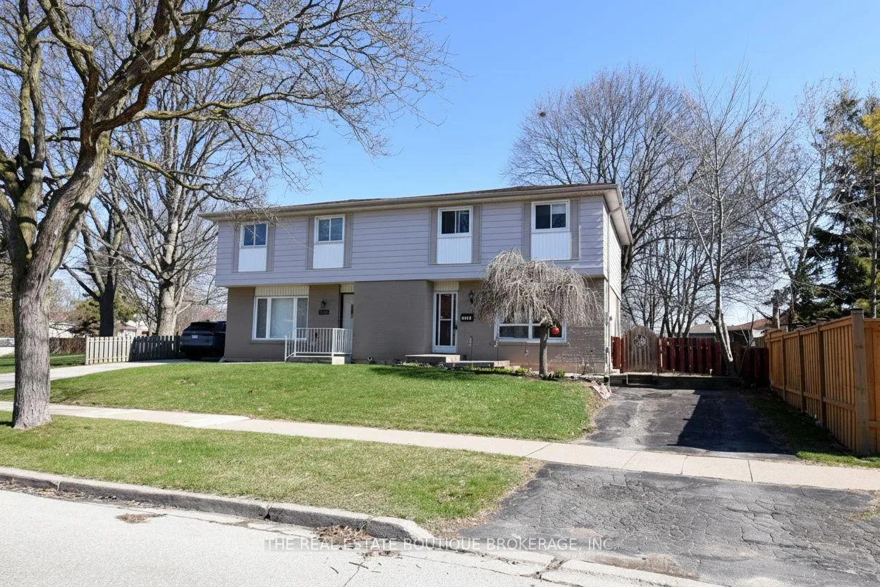 Front of 1345 Colonsay Drive