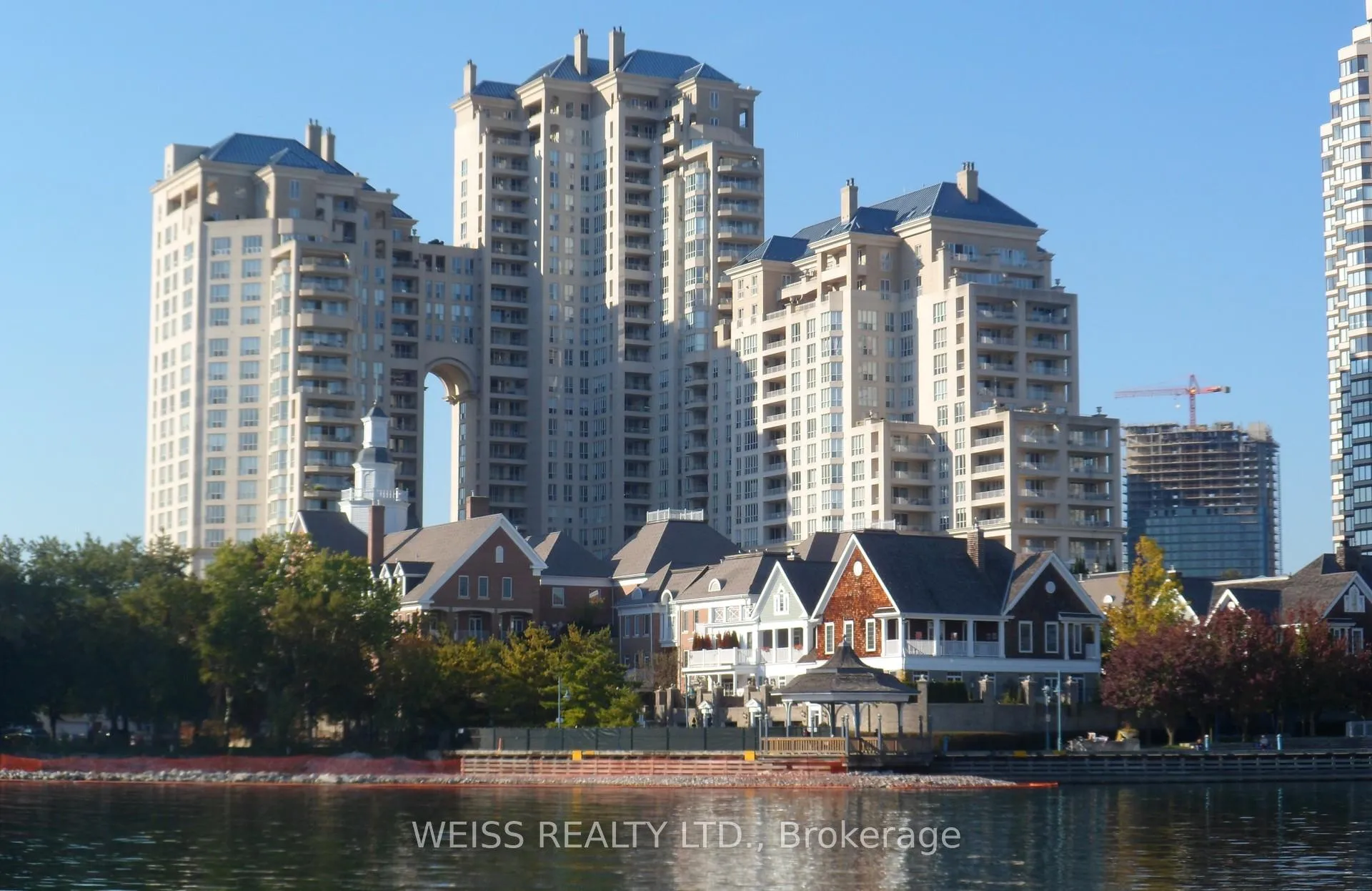 Front of Unit 1406, 2287 Lake Shore Boulevard W