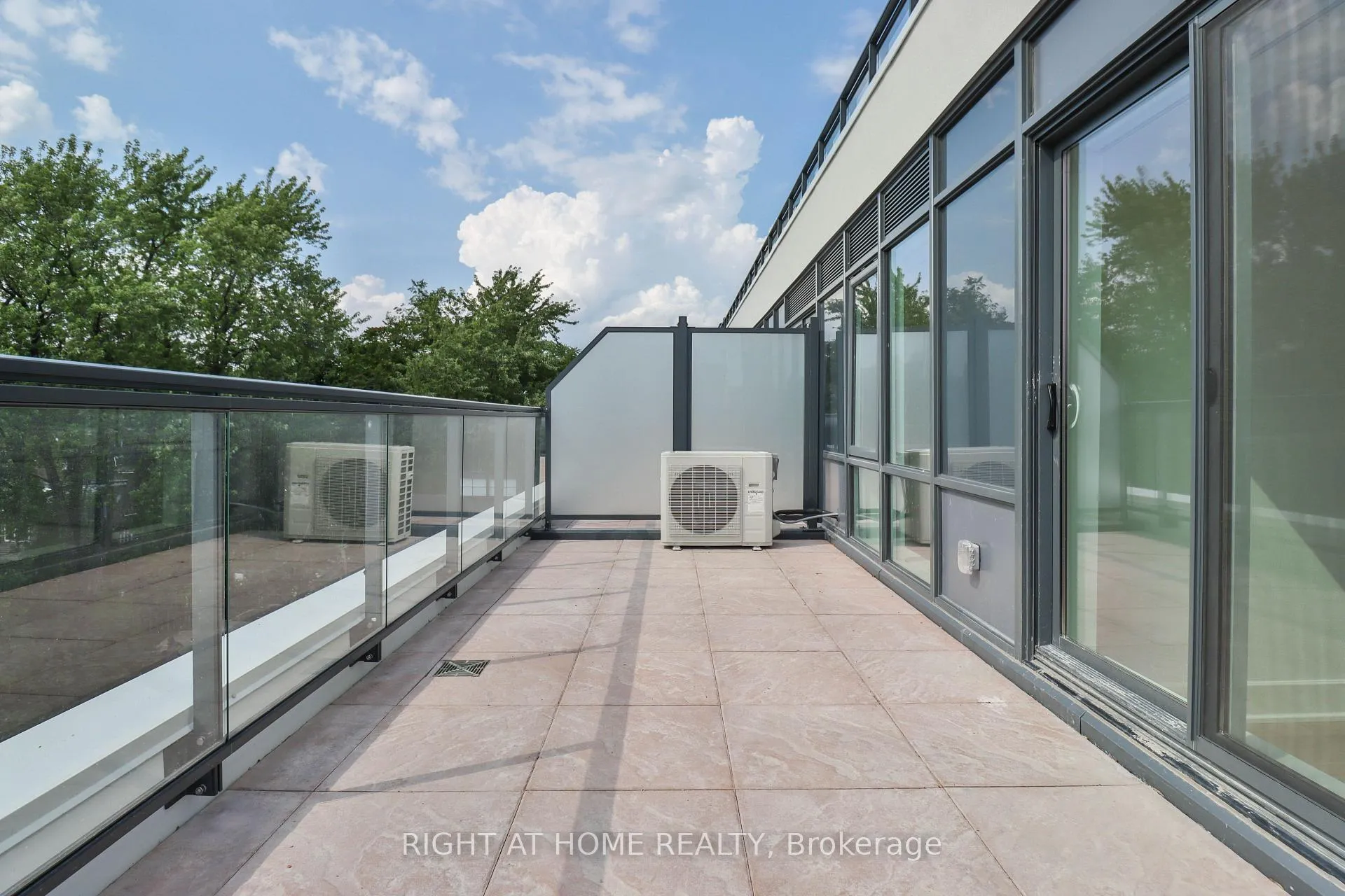Photo 6 of Unit 406, 800 Broadview Avenue, Toronto, Playter Estates-Danforth — HOMEH