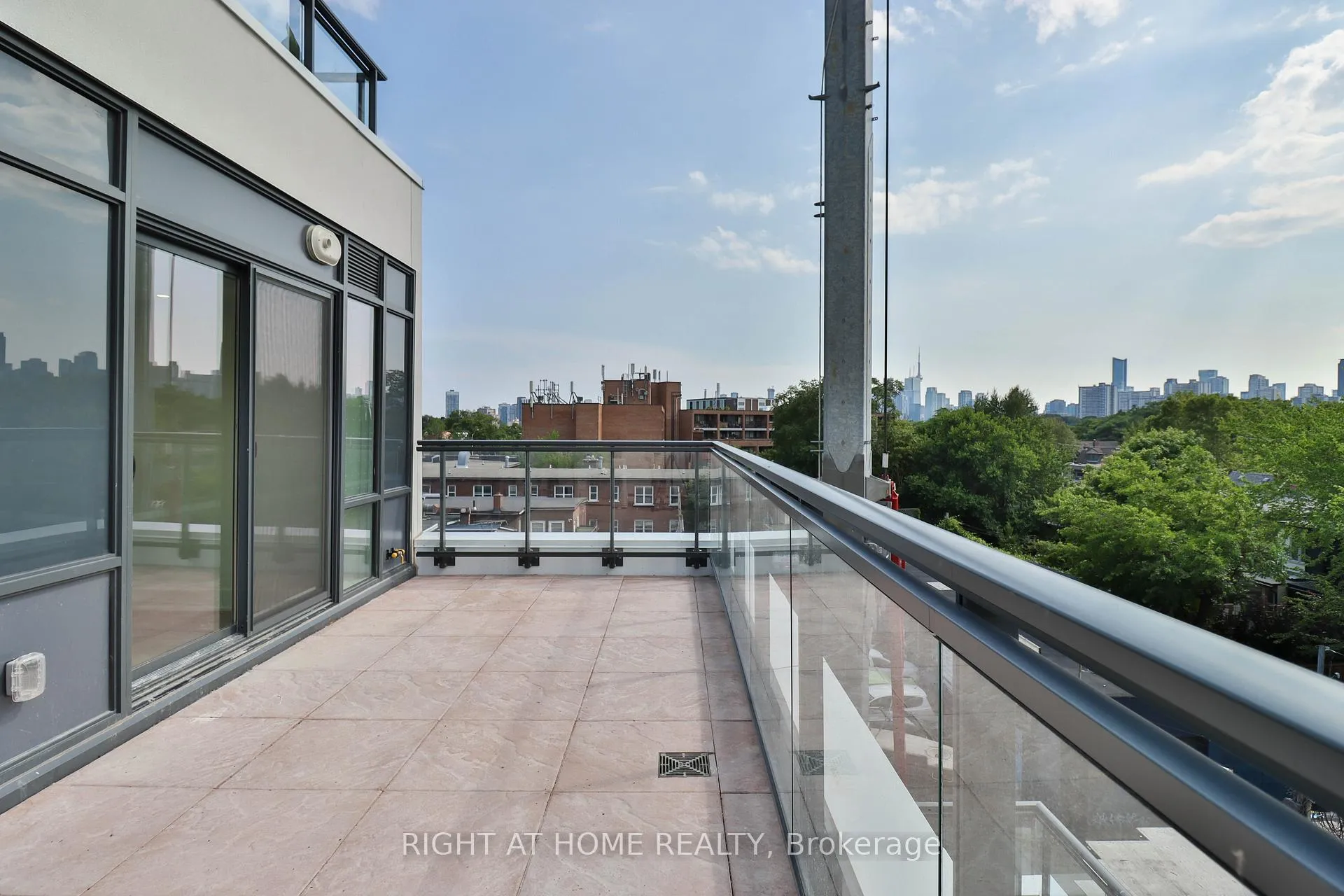 Photo 7 of Unit 406, 800 Broadview Avenue, Toronto, Playter Estates-Danforth — HOMEH