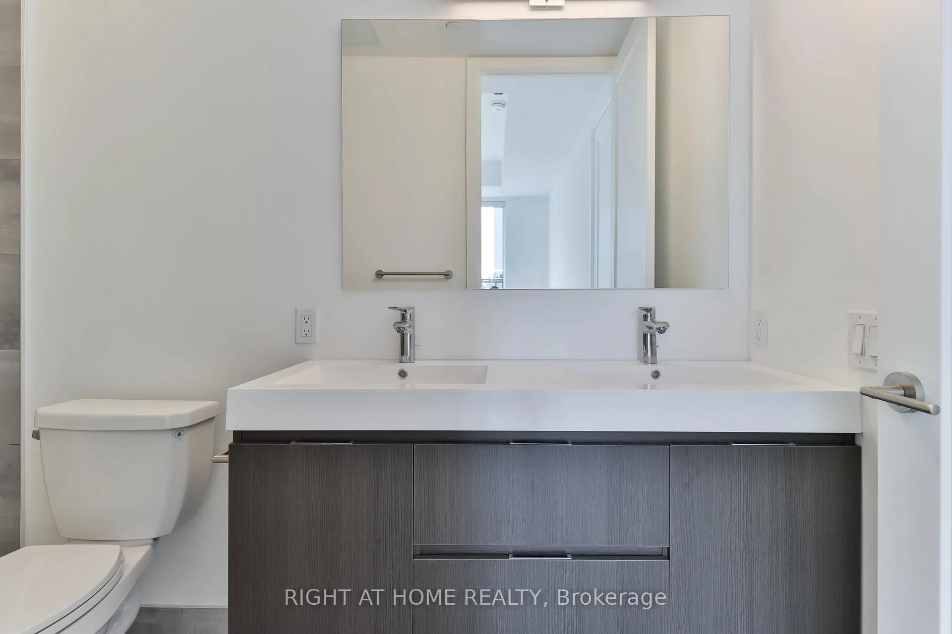 Photo 15 of Unit 406, 800 Broadview Avenue, Toronto, Playter Estates-Danforth — HOMEH