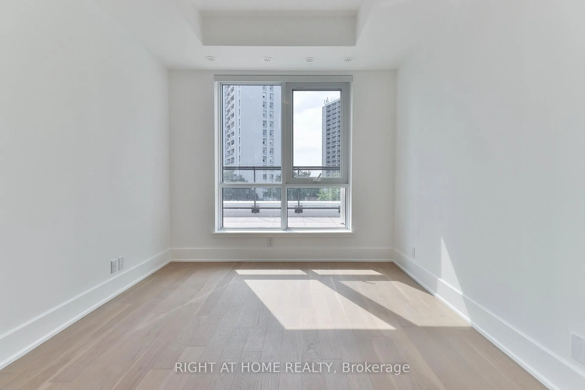 Photo 16 of Unit 406, 800 Broadview Avenue, Toronto, Playter Estates-Danforth — HOMEH