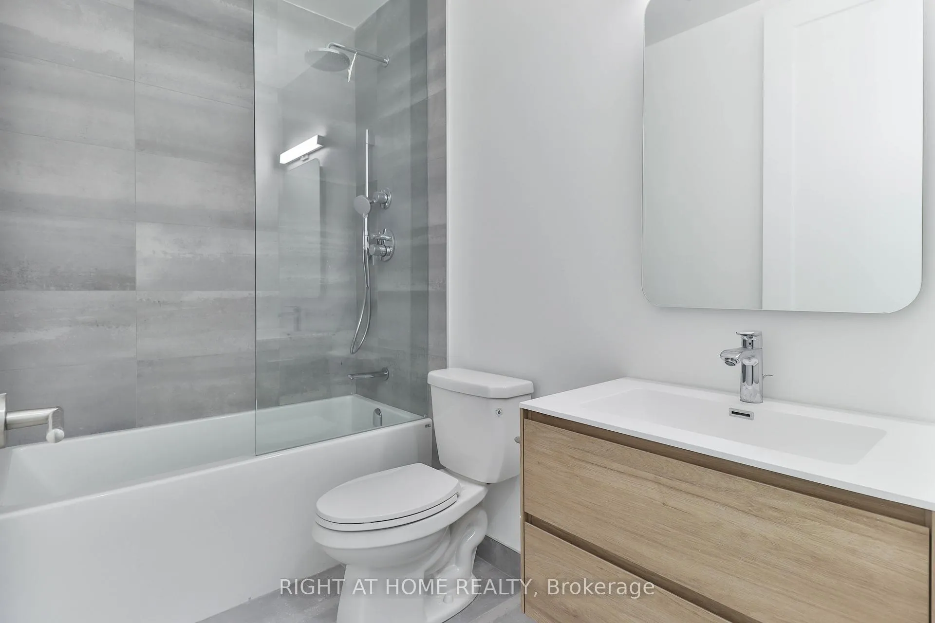 Photo 17 of Unit 406, 800 Broadview Avenue, Toronto, Playter Estates-Danforth — HOMEH