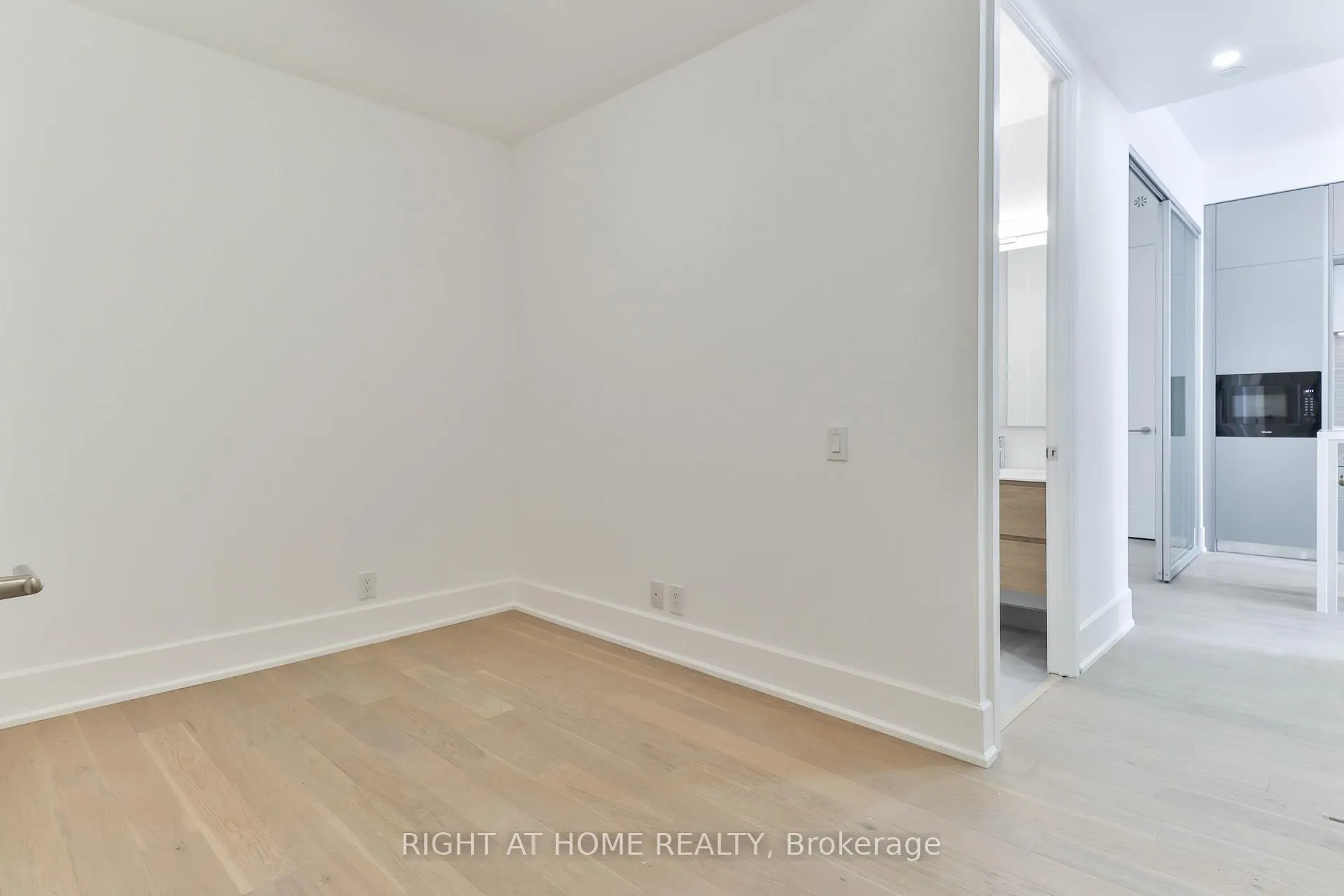 Photo 20 of Unit 406, 800 Broadview Avenue, Toronto, Playter Estates-Danforth — HOMEH